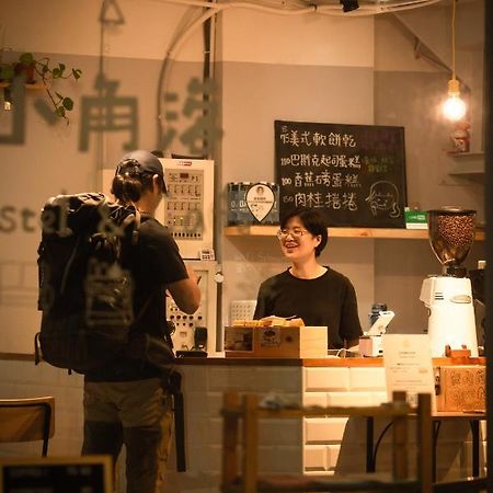 Corner Hostel & Cafe Taipei Exteriör bild