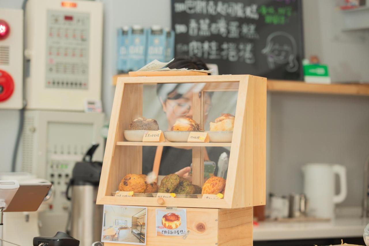 Corner Hostel & Cafe Taipei Exteriör bild
