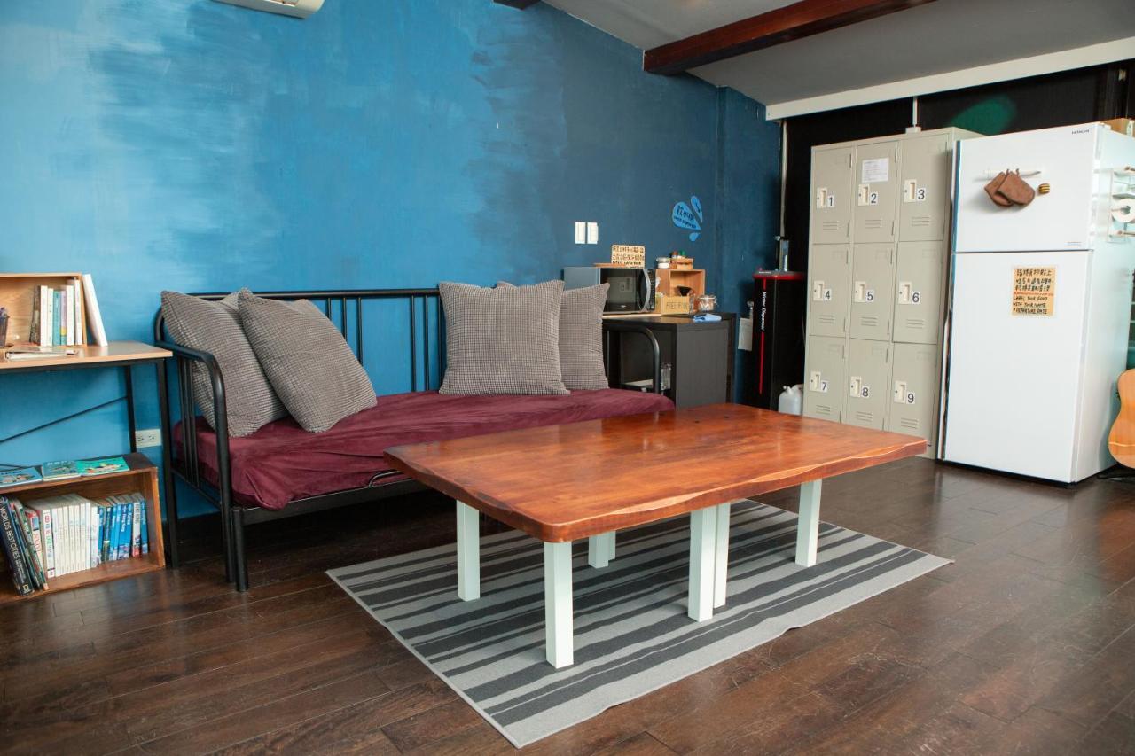 Corner Hostel & Cafe Taipei Exteriör bild