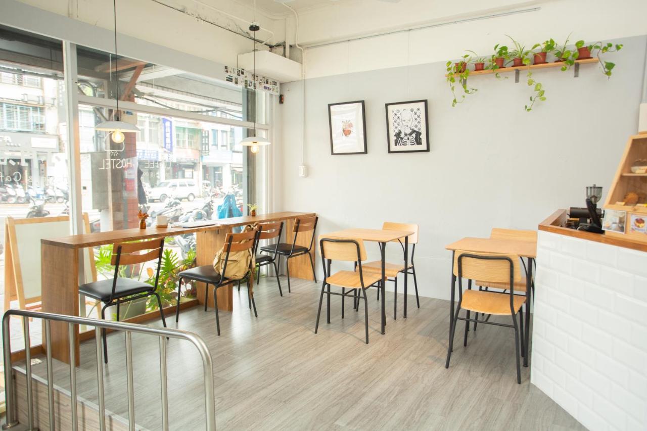Corner Hostel & Cafe Taipei Exteriör bild