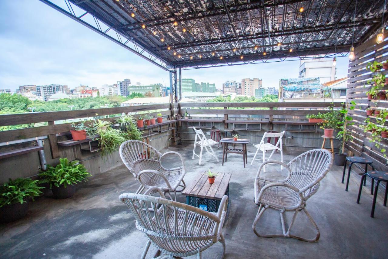 Corner Hostel & Cafe Taipei Exteriör bild