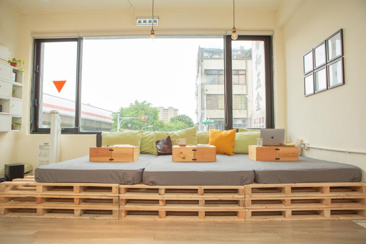 Corner Hostel & Cafe Taipei Exteriör bild